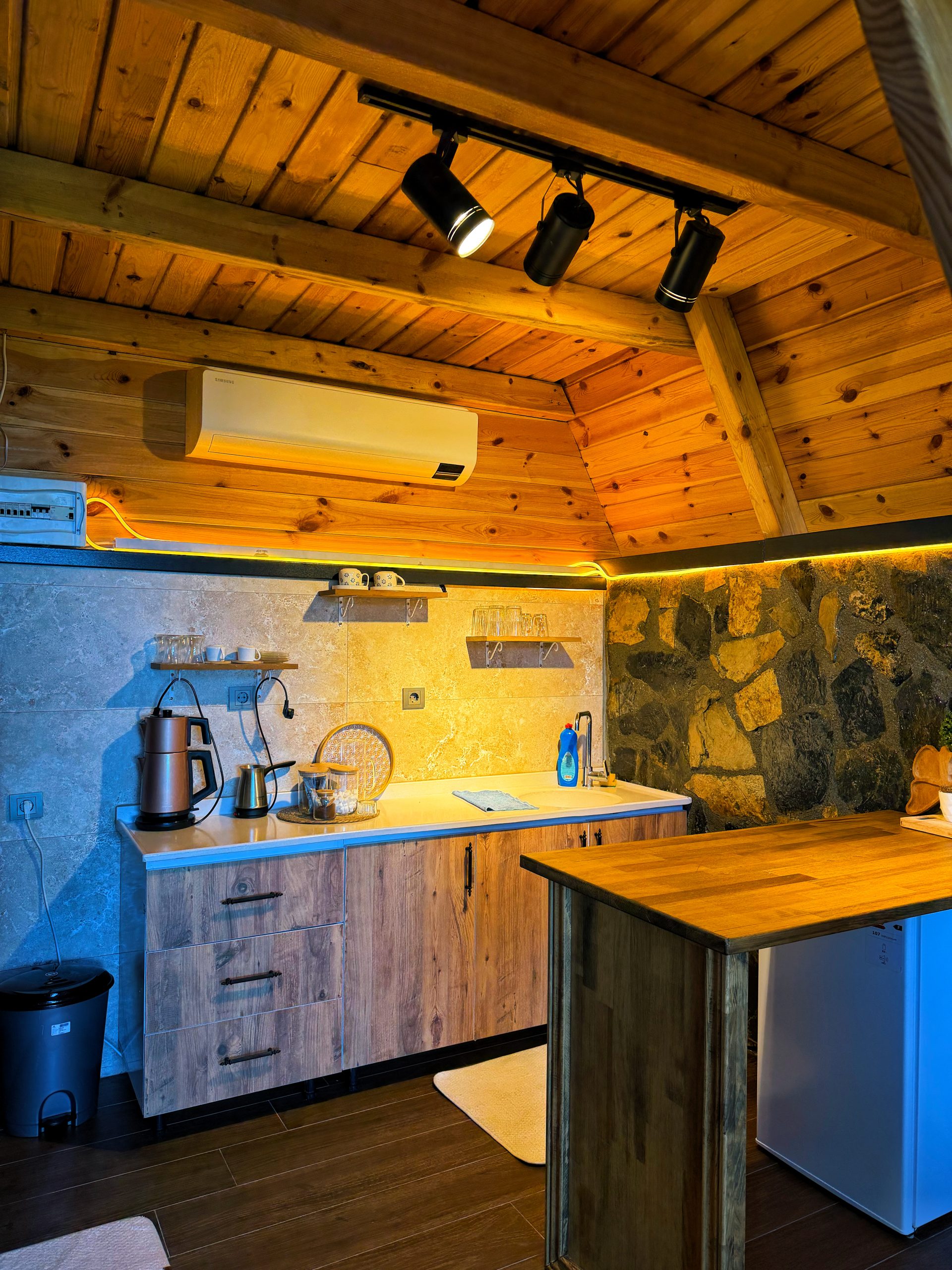 Dere Manzaralı Bungalov