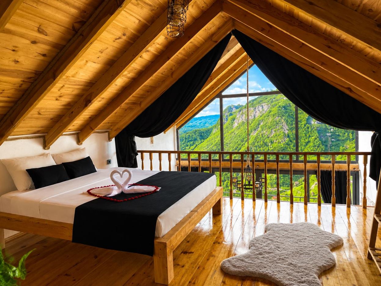 Dere Manzaralı Bungalov
